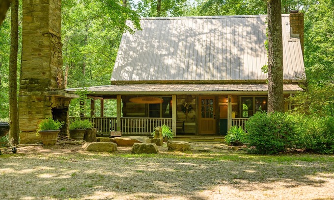 Gnaw Bone Cabina | Nostalgic log cabin antique furnishings nestled in wooded serenity Pet Friendly!