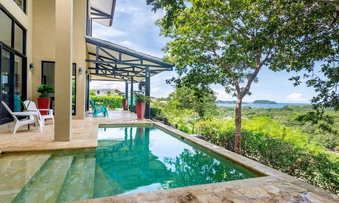 Potrero Casa | Nostalgic Retro Home on Luxurious Lot with a Private Infinity Pool and Ocean Views