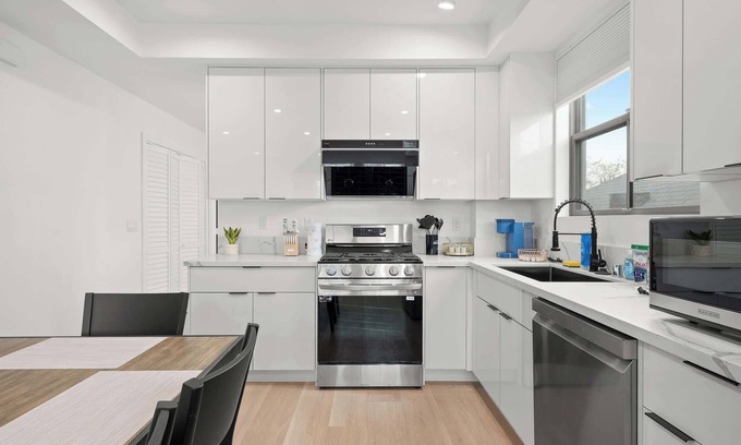 Pico-Union Apartamento | Not affected by the fire/Stunning 5BR 5BA Luxury Villa Elegant Design Prime Loca