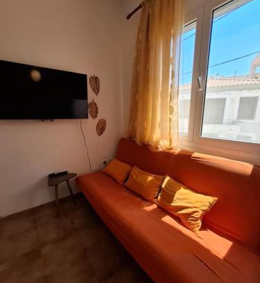 Vrontados Apartamento | Not quite a treehouse
