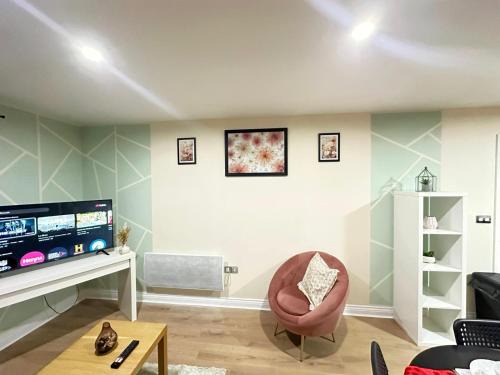 Stapleford Casa | Nottingham Violet