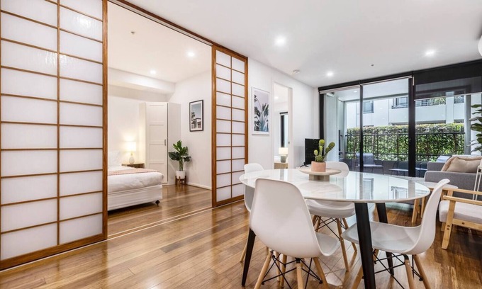 Port Melbourne Apartamento | Nottville Poolside Coastal Cosmopolitan off Bay St