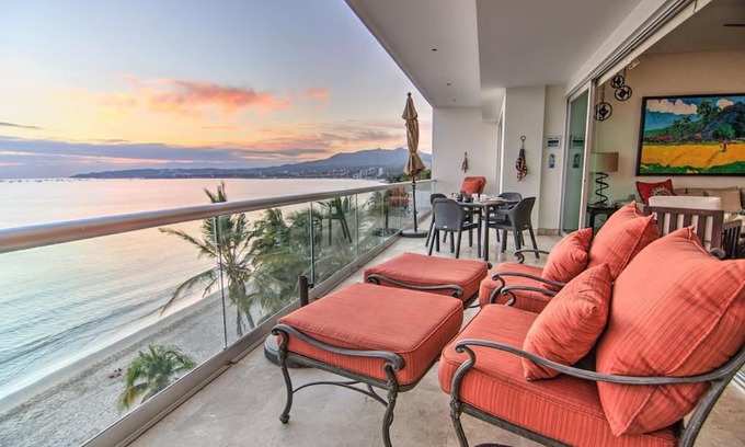 Bucerías Casa | Nova - Beachfront Condo with Private Office & Panoramic Views