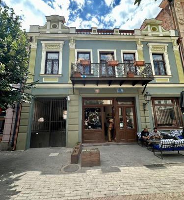 Chugureti Apartamento | Nova Charm Apartments - Modern Comfort in the Heart of Tbilisi Old Town