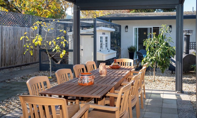 Novato Casa | Novato Farmhouse Inn