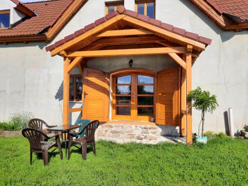 Benesov nad Cernou Apartamento | Novohradské hory - pronájem na samotě u lesa