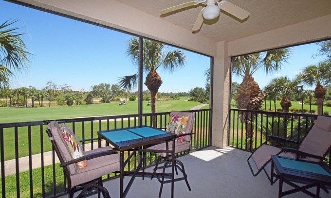 Estero Condominio | Tarifa reducida! Escapada de golf en Florida en su mejor momento. Acceso a la playa también!