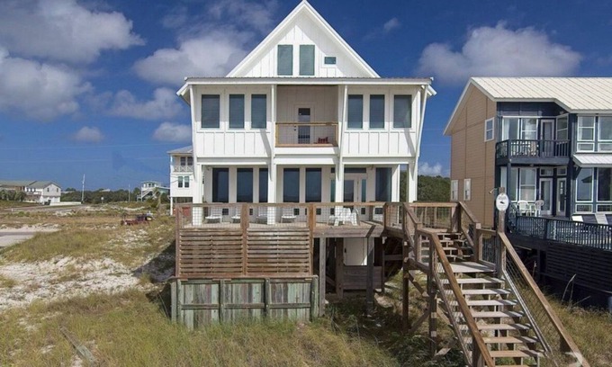 Surf Side Shores Casa | Hermosa casa frente a la playa! 5 camas / 4. 5 baños!