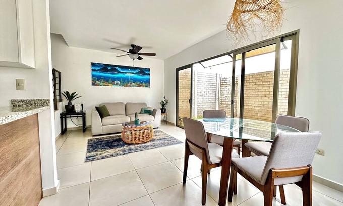 Zaragoza Casa | NOW WITH FREE AIRPORT PICK-UP! Charming 2-bedroom house in Zaragoza!