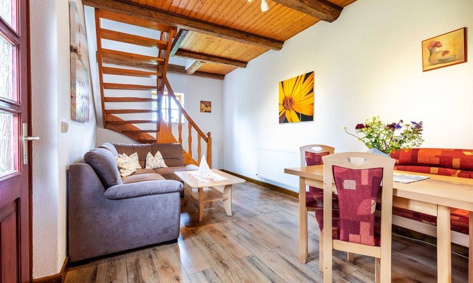 Steffenshagen Apartamento | Nr. 1 - 3 Zimmer Ferienwohnung mit Terrasse und Garten - Ostsee Bauernhof Schwalbennest OFC 15