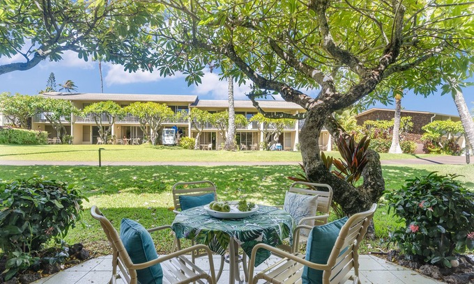 Napili Condominio | NS C120 Remodeled Studio w Patio Pool Hot Tub