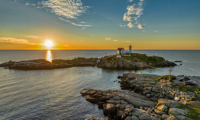 York Beach Cabaña | NUBBLE LIGHT VIEWS