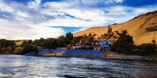 Aswan Cabina | Nubian Beach - حسن فوكس