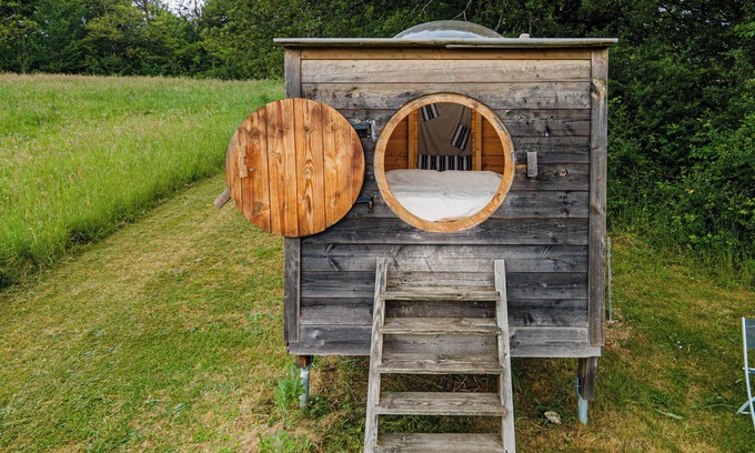 Auriac-du-Perigord Cabina | Nula 'Cabane Aux Étoiles' con terraza compartida y jardín privado