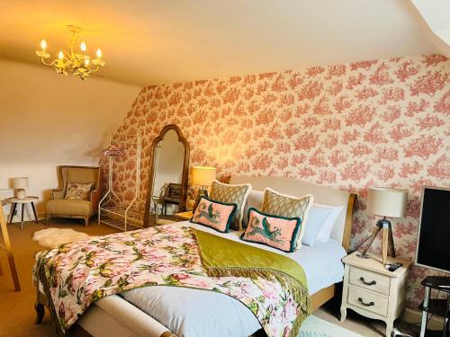 Telford Casa | Number 2, Spacious Rooms, Near Ironbridge!