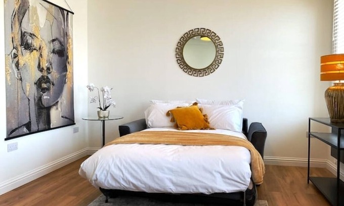 Douglas Apartamento | Number 5, 8 Clifton Terrace