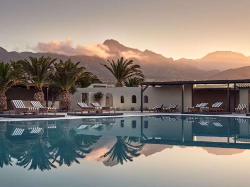 Ierapetra Complejo | Numo Ierapetra Beach Resort Crete, Adults only, Curio Collection Hilton