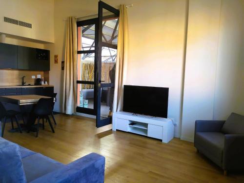 Milan Apartamento | Nuovo Loft con terrazzo Navigli M2 IEO Humanitas Ice Skating Arena