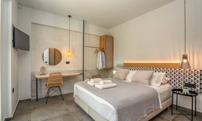 Trachilos Casa | Nusa retreat - 6-bedroom sea-view residence with private pool and garden