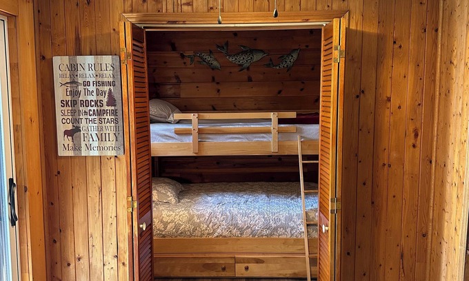 Algoma District Cabaña | Weekly rental, cozy rustic cottage to rent on the shores of Lake Superior