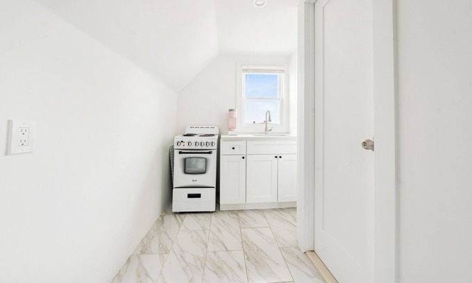 Southeast Yonkers Apartamento | NY Luxury 1BR PRIME location Free Parking