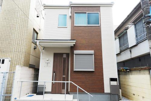 Shinjuku Villa | NYHotel 3 新宿2階建て3室1バスルーム1シャワー2トイレ