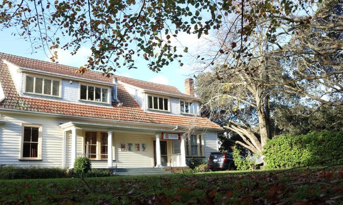 Mount Albert Casa | Nyima Tashi Buddhist Centre