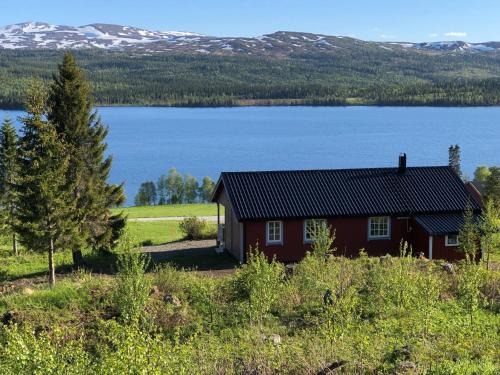 Lierne Casa | Nyrestaurert og koselig hytte ved Skjelbredvatnet.