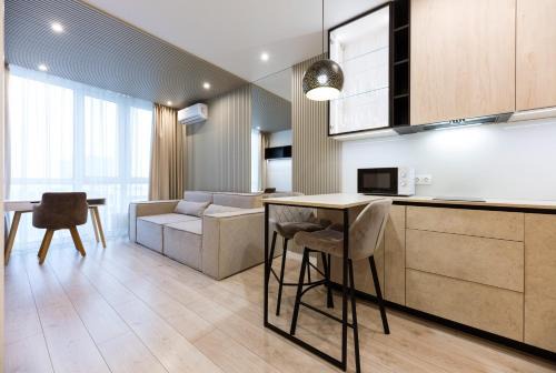 Shevchenkivs'kyi District Apartamento | Nyvky Like Home - Файна Таун із сезонним басейном - Кв 58
