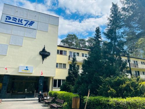 Krynica Morska Cabina | Ośrodek Wypoczynkowo-Szkoleniowy Perkoz