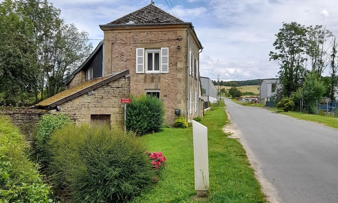 Buzancy Casa | ô Naturel-Villa independent and family- fenced garden- pond-