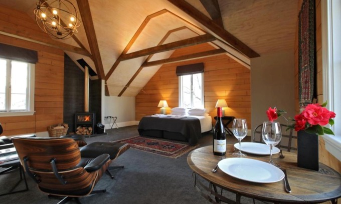 Lowburn Casa | O Naturel Vineyard Stay
