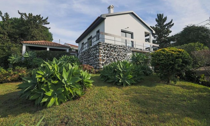 Caloura Casa | O Nosso Refúgio