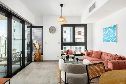 Bat Yam Apartamento | O&O Group - 3BR Skyline Retreat on the 24th Floor