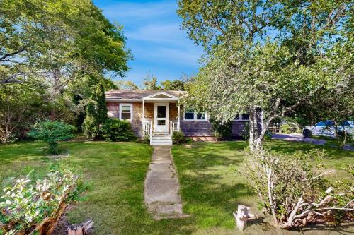 Oak Bluffs Casa | Oak Bluffs Darling