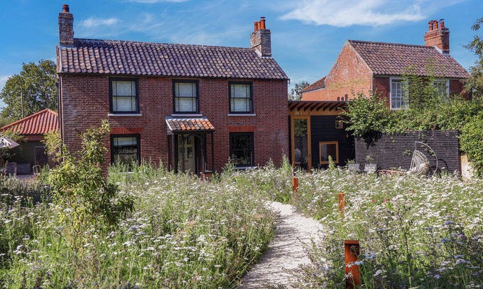 Hopton Cabaña | OAK COTTAGE, pet friendly, character holiday cottage in Blundeston