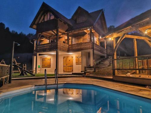 Cvetkovic Casa | Oak House Mrežnica