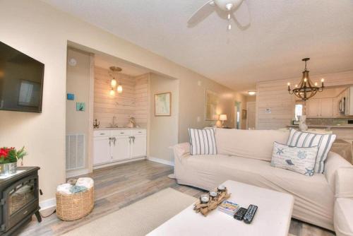 Caswell Beach Casa | Oak Island Beach Villa 1210