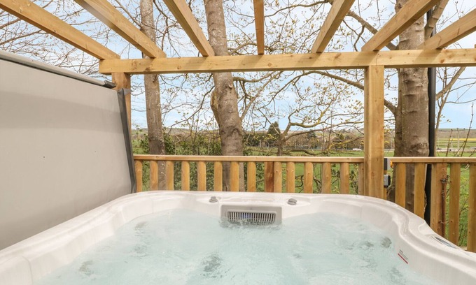 Watchet Cabaña | OAK LODGE, family friendly, character holiday cottage in Washford