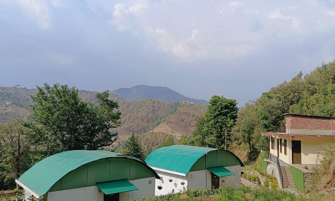 Shimla Hotel | Oak Retreat Huts