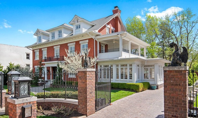 Southmoreland Casa | Oak Street Mansion