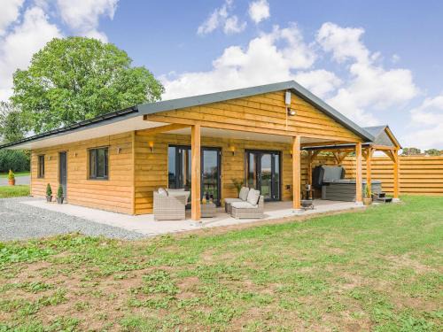 Kington Casa | Oak Tree Lodge - Uk38383