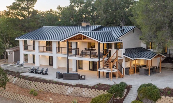Templeton Casa | Oak & Vine Vineyard Estate - Stunning Vineyard Views!