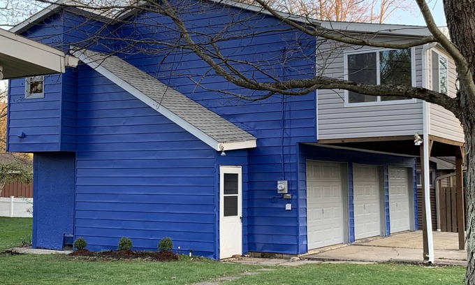 Conneaut Lakeshore Apartamento | Oakland Hideaway - Air Conditioned, WD. Book via VRBO.