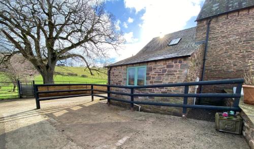 Monmouth Casa | Oaklands Cottage on a rural farm