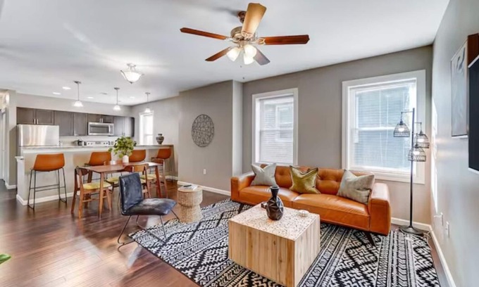 Oakley Condominio | Oakley Square 2BR Condo-Walkable with Free Parking