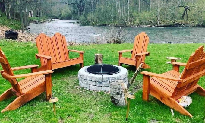 Fly Creek Casa | *Oaks Creek Cottage*ON the Creek*3bd 2bath Sleeps6
