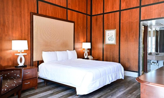 Greensboro Hotel | OAKS MOTEL GREENSBORO NC