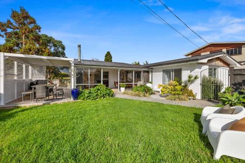 Oakura Casa | Oakura Oasis - ultimate beachside retreat