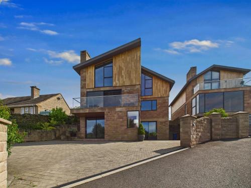 Tansley Casa | Oakwood House